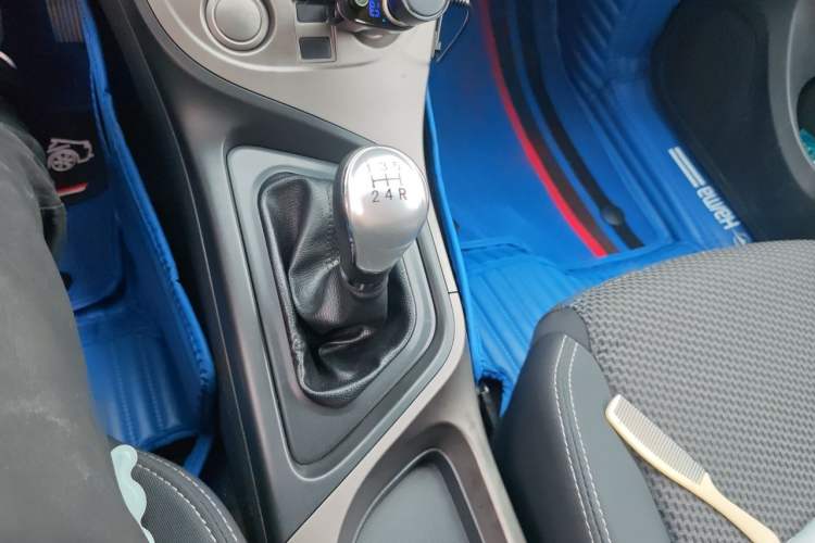 Used Haima M3 2017 1.5L Manual Fashion Edition Gear Lever