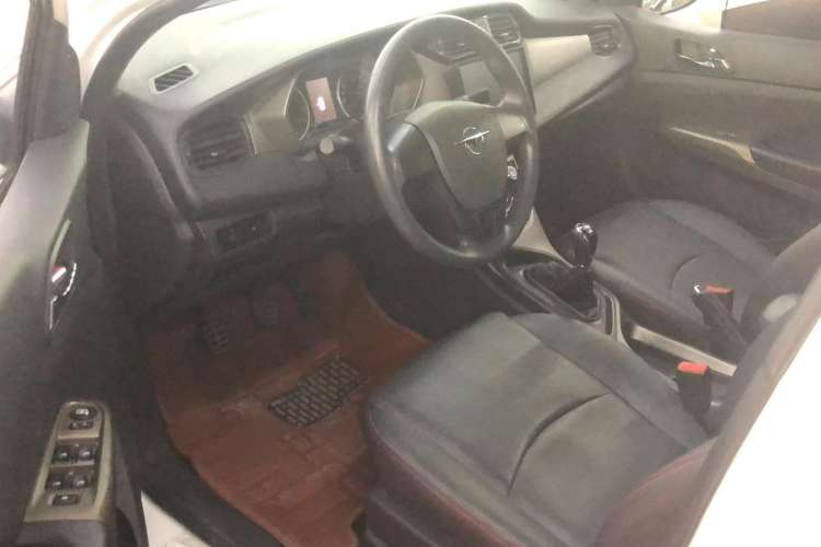 Used Haima M3 2017 1.5L Manual Comfort Model Interior 1