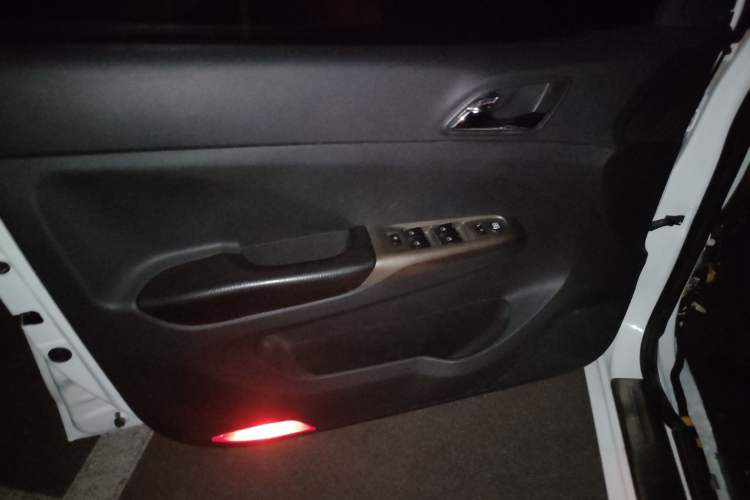 Used Haima M3 2017 1.5L Manual Comfort Model Interior 3