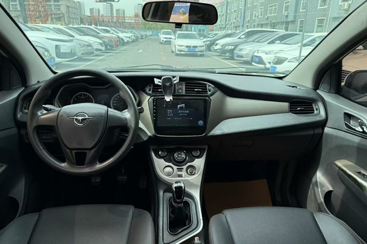 Used Haima M3 2017 1.5L Manual Comfort Model Interior 6