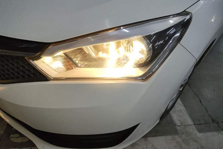 Used Haima M3 2017 1.5L Manual Fashion Edition Left Front Headlight