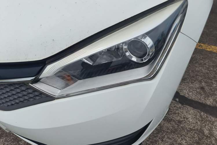 Used Haima M3 2017 1.5L Manual Fashion Edition Left Front Headlight