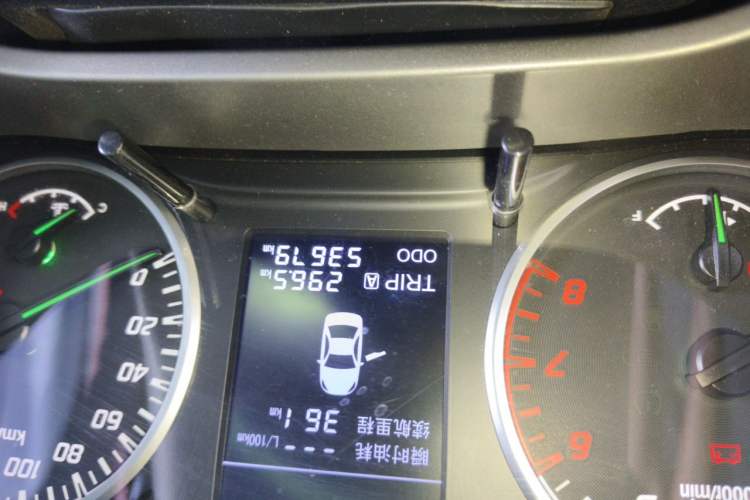 Used Haima M3 2017 1.5L Manual Fashion Edition Odometer Close Up