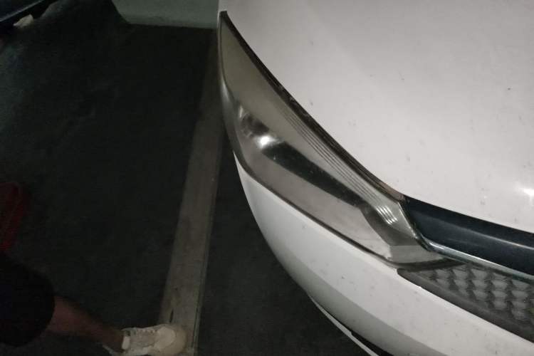Used Haima M3 2017 1.5L Manual Luxury Version Right Front Headlight