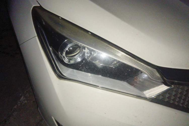 Used Haima M3 2017 1.5L Manual Comfort Model Right Front Headlight