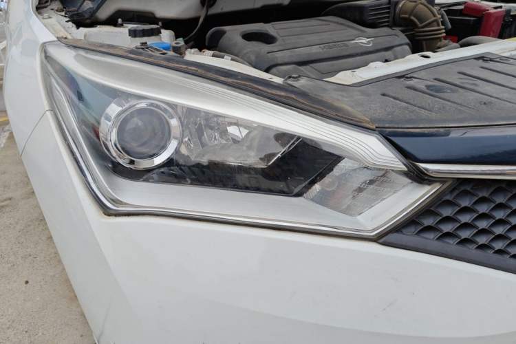 Used Haima M3 2017 1.5L Manual Luxury Version Right Front Headlight