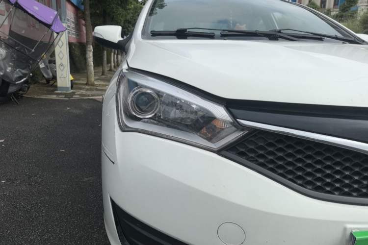 Used Haima M3 2017 1.5L Manual Comfort Model Right Front Headlight