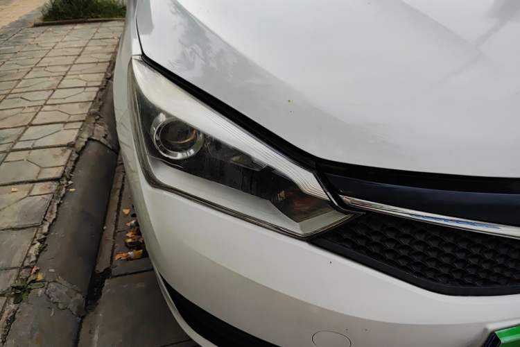 Used Haima M3 2017 1.5L Manual Fashion Edition Right Front Headlight