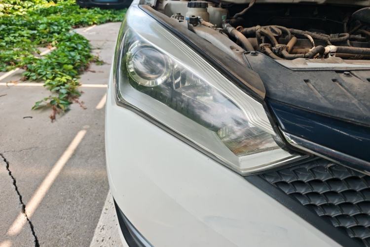 Used Haima M3 2017 1.5L Manual Fashion Edition Right Front Headlight