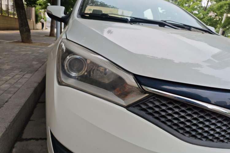 Used Haima M3 2017 1.5L Manual Fashion Edition Right Front Headlight