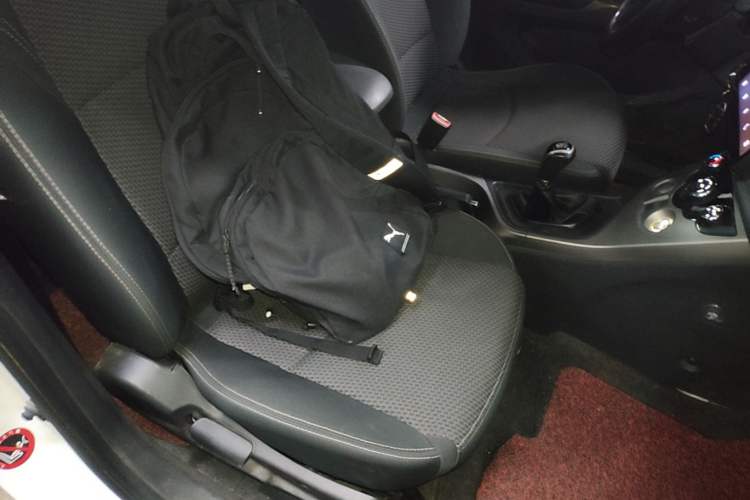 Used Haima M3 2017 1.5L Manual Fashion Edition Right Front Seat