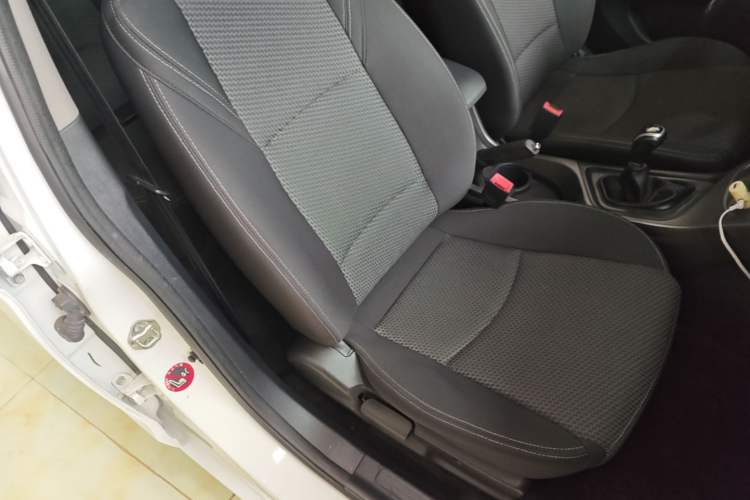 Used Haima M3 2017 1.5L Manual Fashion Edition Right Front Seat