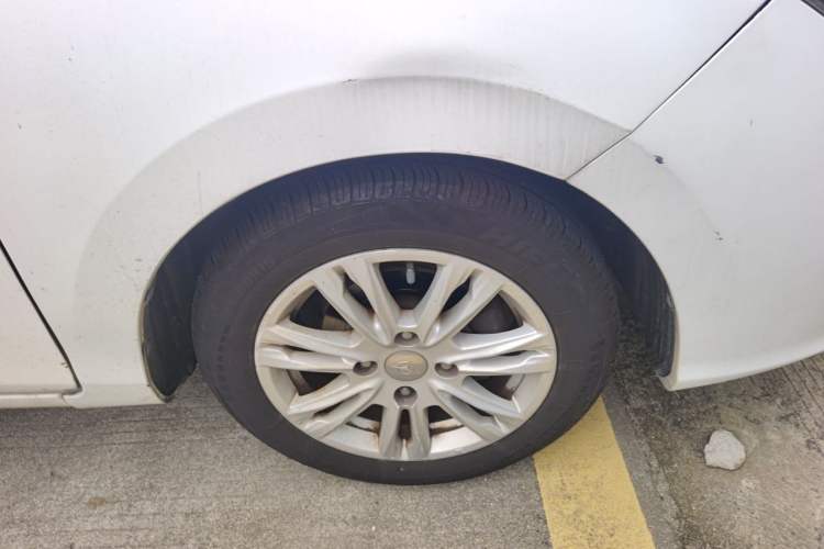 Used Haima M3 2017 1.5L Manual Fashion Edition Right Front Wheel Hub
