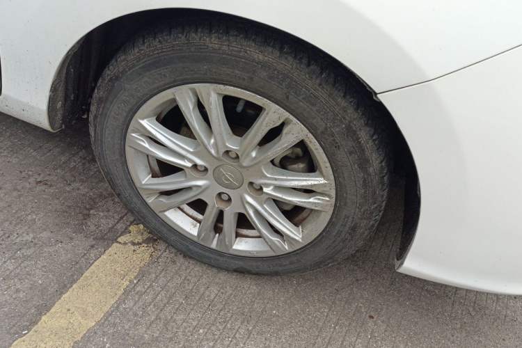 Used Haima M3 2017 1.5L Manual Comfort Model Right Front Wheel Hub
