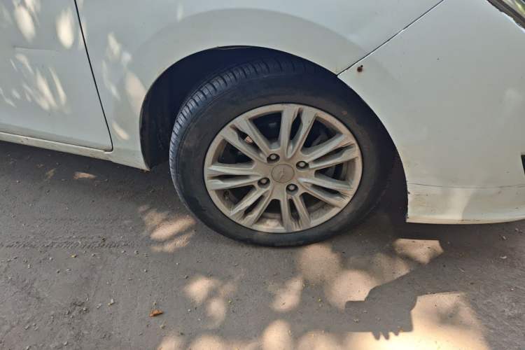 Used Haima M3 2017 1.5L Manual Fashion Edition Right Front Wheel Hub