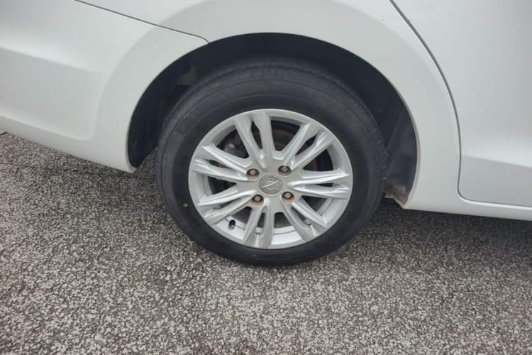 Used Haima M3 2017 1.5L Manual Comfort Model Right Rear Wheel Hub