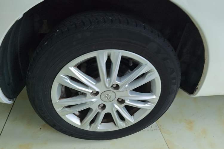 Used Haima M3 2017 1.5L Manual Fashion Edition Right Rear Wheel Hub