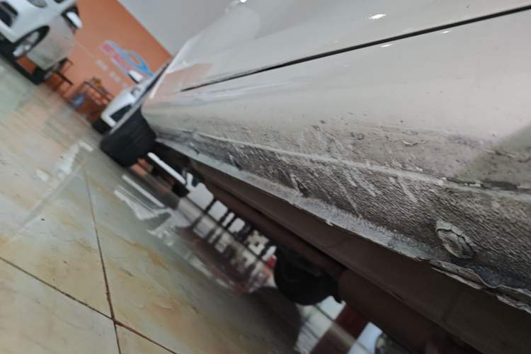 Used Haima M3 2017 1.5L Manual Fashion Edition Right Side Sill