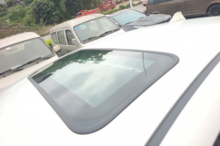Used Haima M3 2017 1.5L Manual Comfort Model Roof