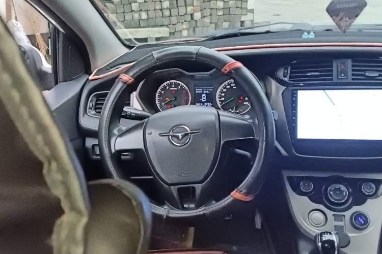 Used Haima M3 2017 1.5L Manual Fashion Edition Steering Wheel
