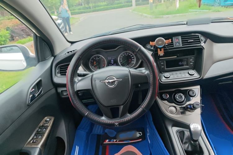 Used Haima M3 2017 1.5L Manual Fashion Edition Steering Wheel