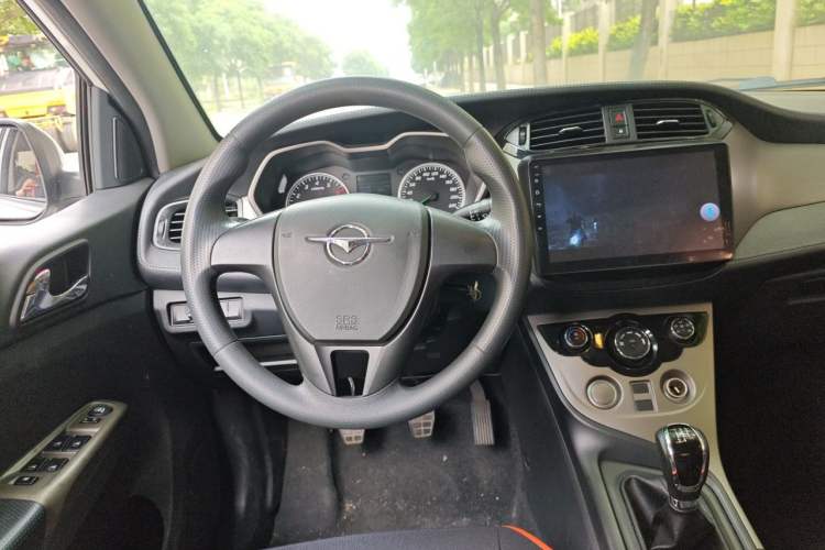 Used Haima M3 2017 1.5L Manual Fashion Edition Steering Wheel