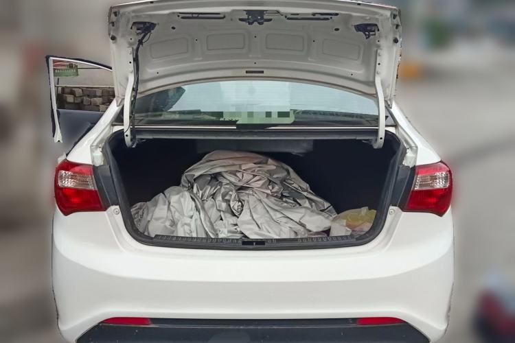 Used Haima M3 2017 1.5L Manual Fashion Edition Trunk