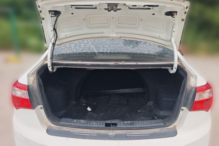 Used Haima M3 2017 1.5L Manual Fashion Edition Trunk