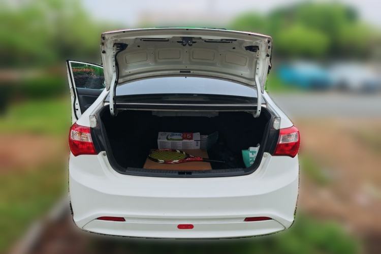 Used Haima M3 2017 1.5L Manual Fashion Edition Trunk