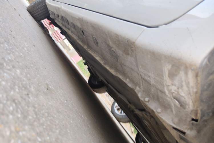 Used Haima M6 2017 1.6L Manual Sport Smart Model Right Side Sill