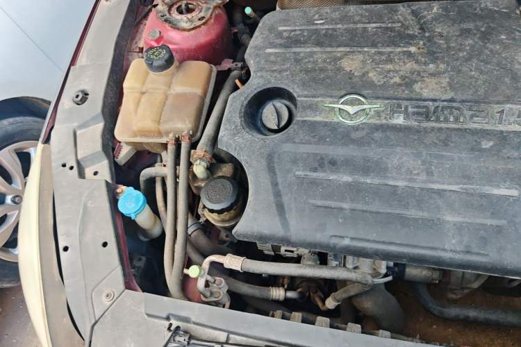 Used Haima M6 2015 1.5T CVT Sporty Smart Model Engine Bay Right