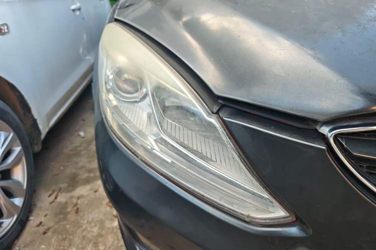 Used Haima M6 2015 1.5T CVT Sporty Smart Model Right Front Headlight