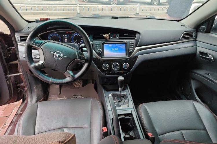 Used Haima M6 2015 1.5T CVT Luxury Model Center Console