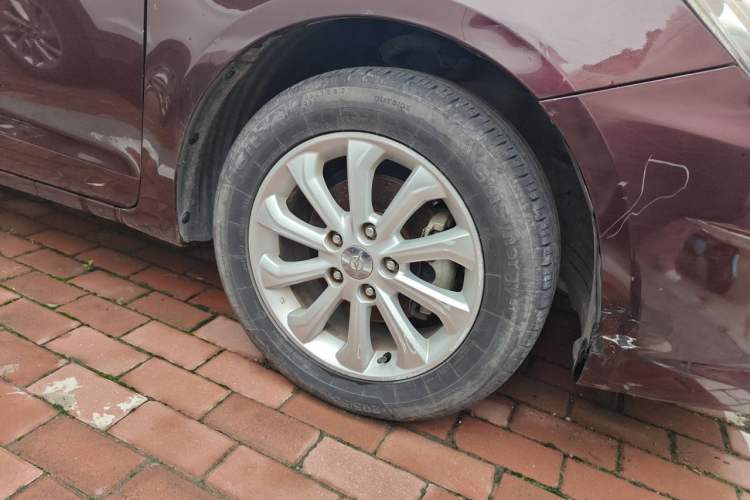 Used Haima M6 2015 1.5T CVT Luxury Model Right Front Wheel Hub