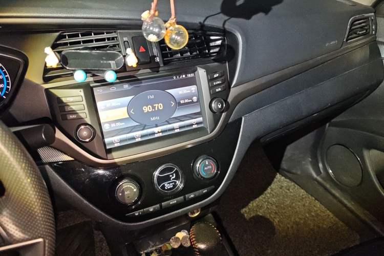 Used Haima M6 2015 1.5T CVT Sporty Smart Model Audio And AC Panel