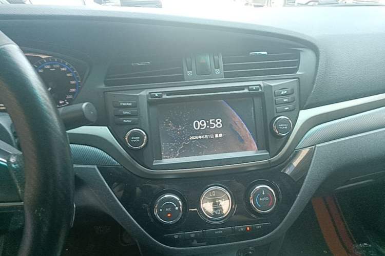 Used Haima M6 2015 1.5T Manual Luxury Model Audio And AC Panel
