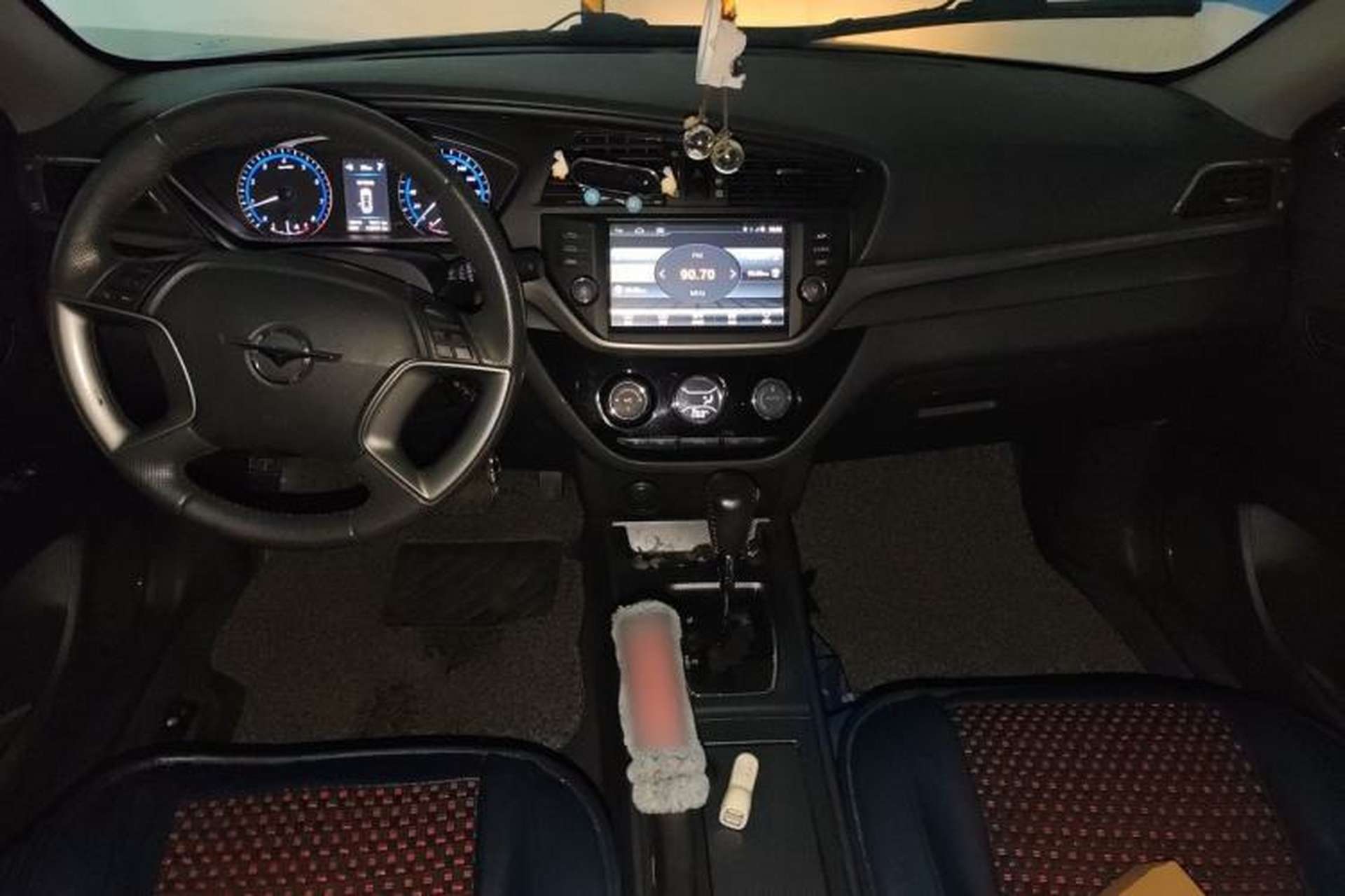 Used Haima M6 2015 1.5T CVT Sporty Smart Model Center Console