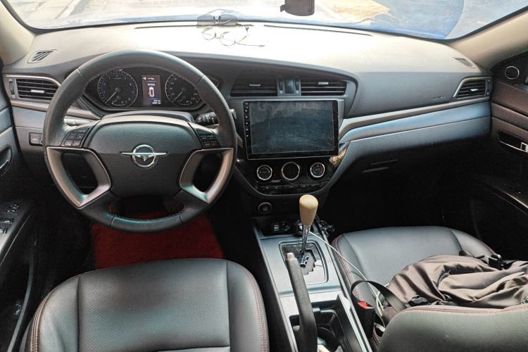 Used Haima M6 2015 1.5T CVT Sport Premium Model Center Console