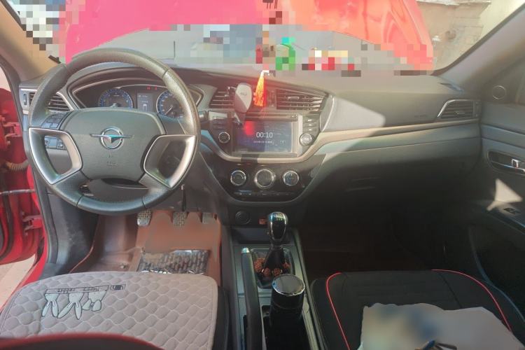 Used Haima M6 2015 1.5T Manual Luxury Model Center Console