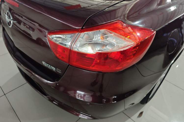 Used Haima M6 2015 1.5T CVT Luxury Model Exterior 6