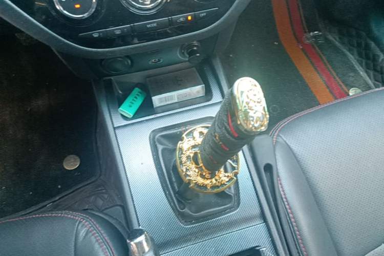 Used Haima M6 2015 1.5T Manual Luxury Model Gear Lever