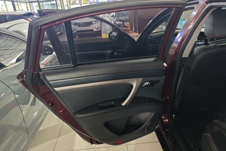 Used Haima M6 2015 1.5T CVT Luxury Model Interior 8