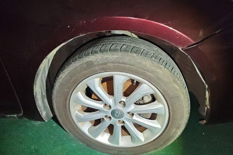 Used Haima M6 2015 1.5T CVT Sporty Smart Model Right Front Wheel Hub