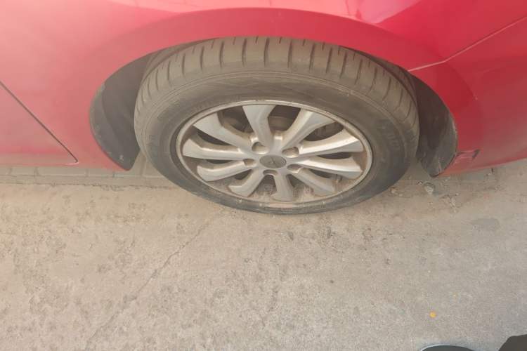 Used Haima M6 2015 1.5T Manual Luxury Model Right Front Wheel Hub