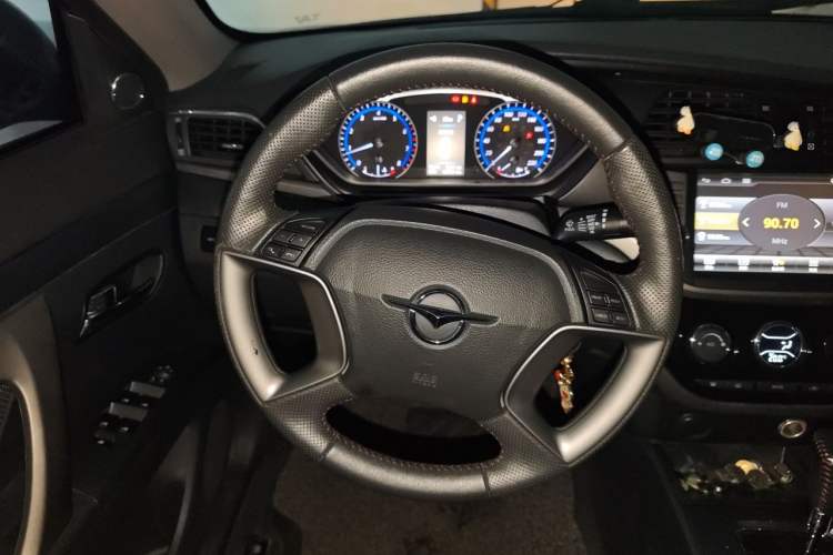 Used Haima M6 2015 1.5T CVT Sporty Smart Model Steering Wheel