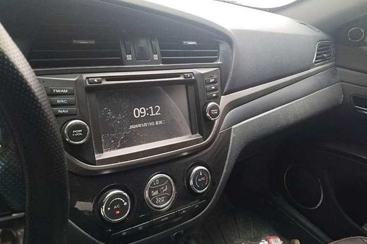 Used Haima M6 2015 1.5T Manual Luxury Model Audio And AC Panel