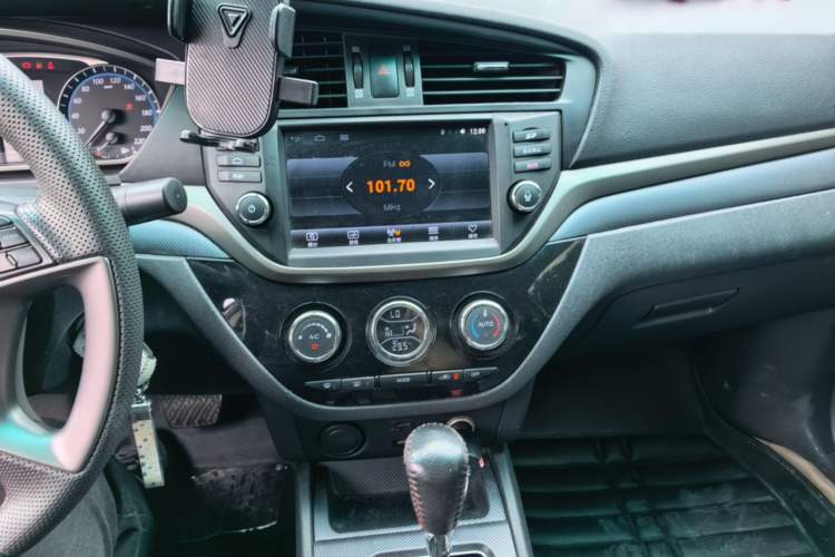 Used Haima M6 2015 1.5T CVT Sporty Smart Model Audio And AC Panel