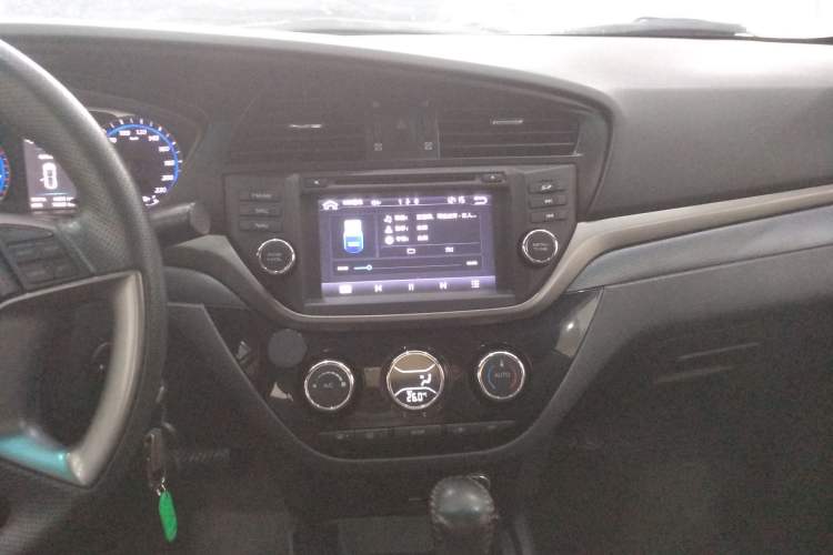 Used Haima M6 2015 1.5T CVT Luxury Model Audio And AC Panel
