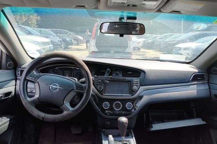 Used Haima M6 2015 1.5T CVT Luxury Model Center Console