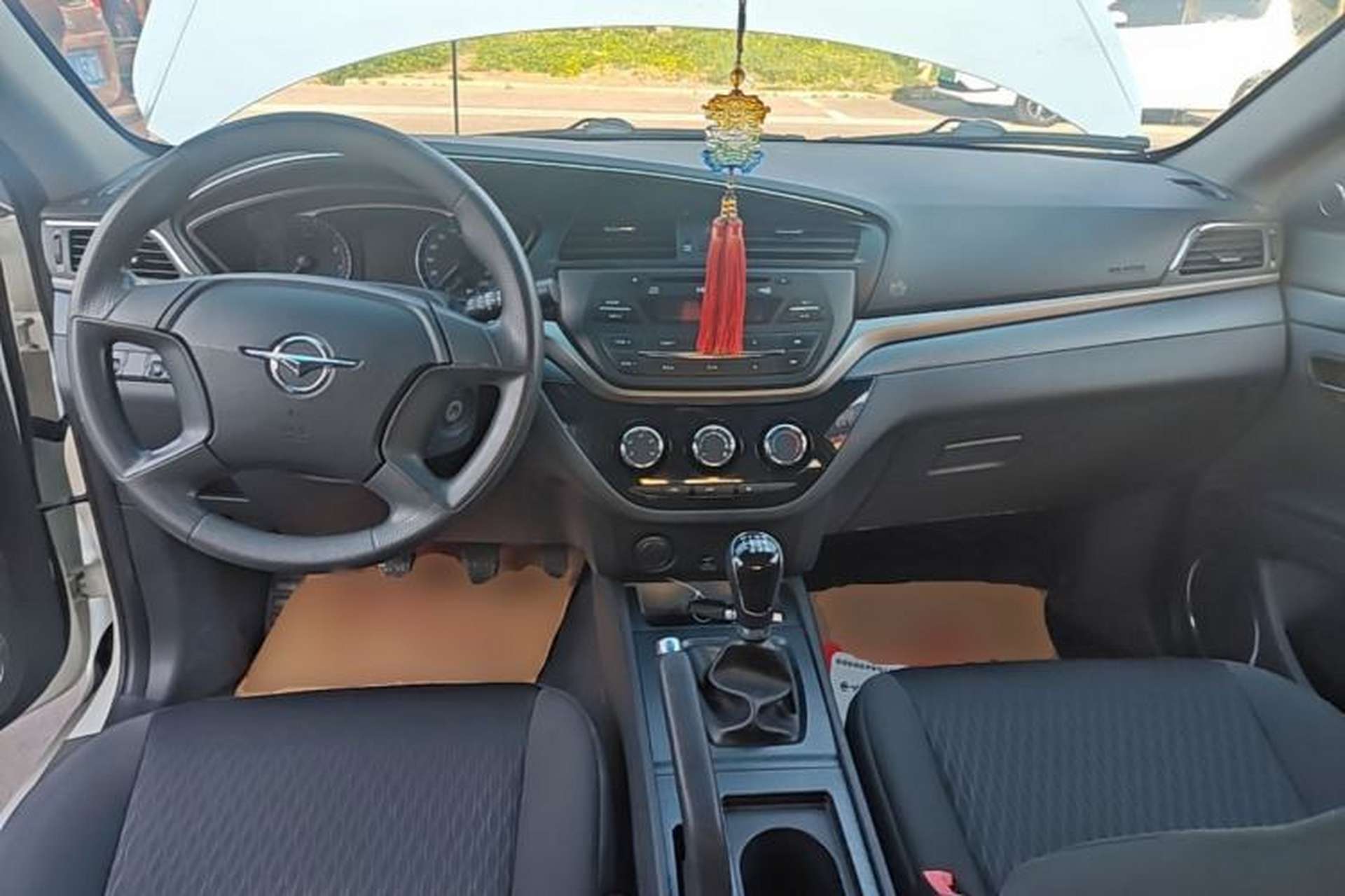 Used Haima M6 2015 1.5T Manual Comfort Model Center Console